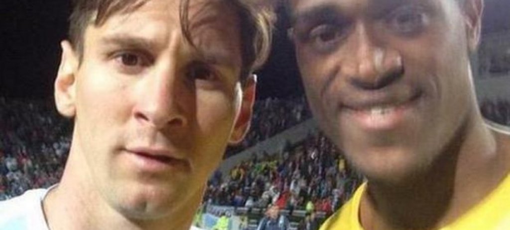 Футболист на Ямайка помоли Меси за селфи директно на терена по време на Копа Америка.