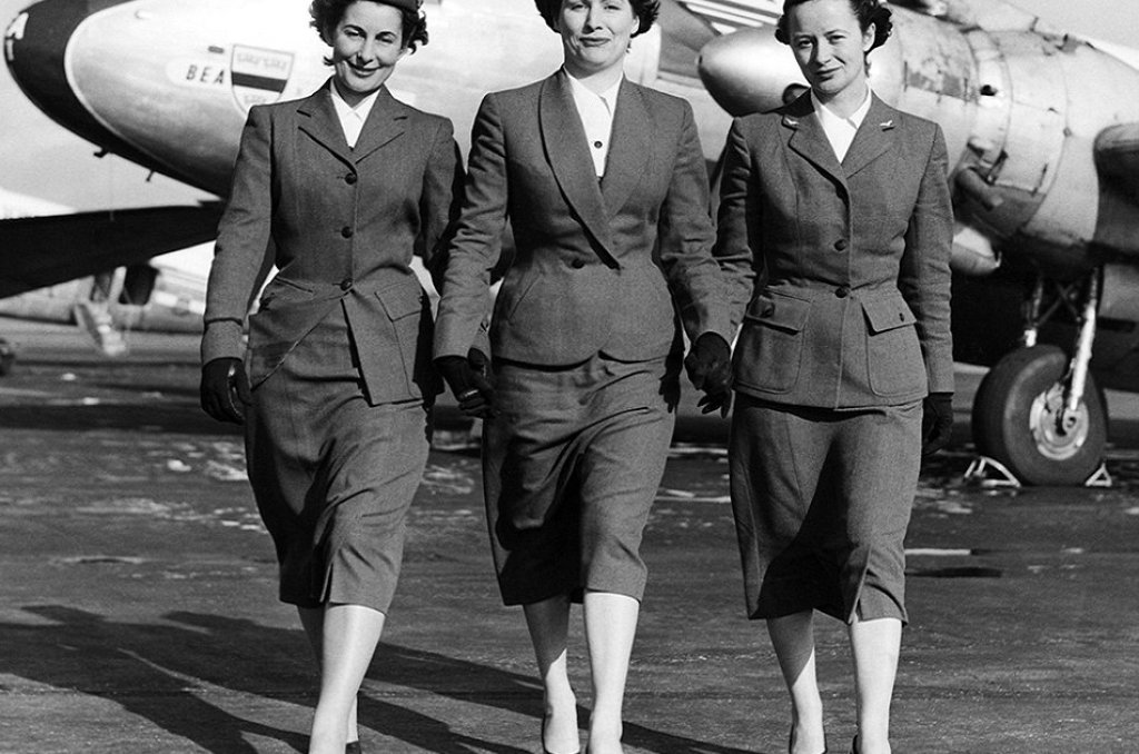 Първите униформи на стюардесите от  British Airways