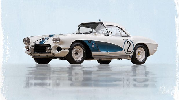 Състезателен Chevrolet Corvette от 1962 година - цена 1,65 милиона долара. Автомобилът е с мощност 360 конски сили