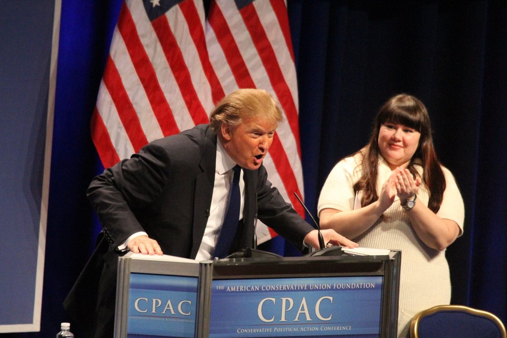 2560px-Donald_Trump_speaking_at_CPAC_2011_by_Mark_Taylor