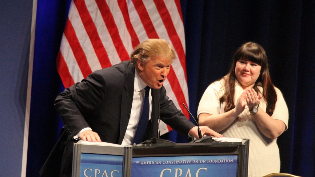 2560px-Donald_Trump_speaking_at_CPAC_2011_by_Mark_Taylor