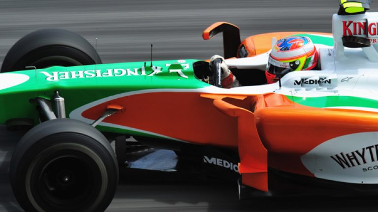 Шотландецът натрупа опит с болида на тима през сезон 2010