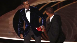 Актьорът след това се извини на Академията и на колегите си, но не и на комика, обидил съпругата му