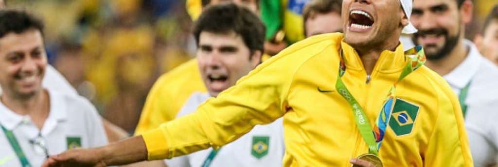 Като играч на Барса Неймар изведе Бразилия до единствената титла, която липсваше на петкратните световни шампиони - от Олимпийските игри в Рио 2016.