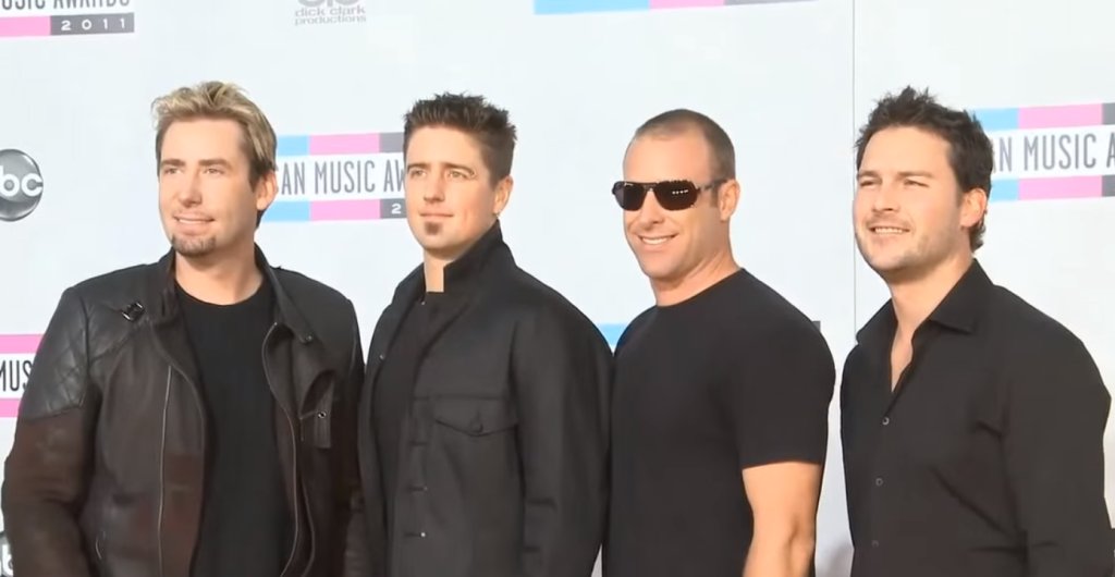 Nickelback_AMAs_2011
