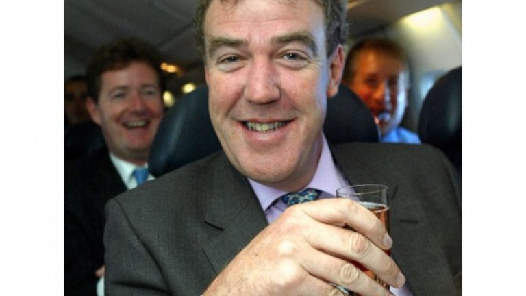 Джеръми Кларксън се наслаждава на последния полет на "Конкорд" за британските авиолинии.