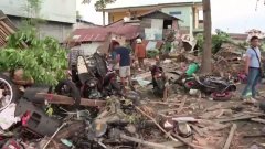 Над 800 жертви след земетресение и цунами в Индонезия