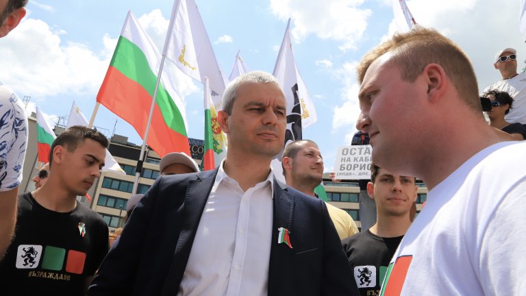 Партията на Костадин Костадинов я бива да вдига пушилка и да настройва българи срещу българи