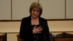 Председателят на парламента Цецка Цачева защити министъра без портфейл - емоционално се изпуснал с оная реплика за "шибан..."