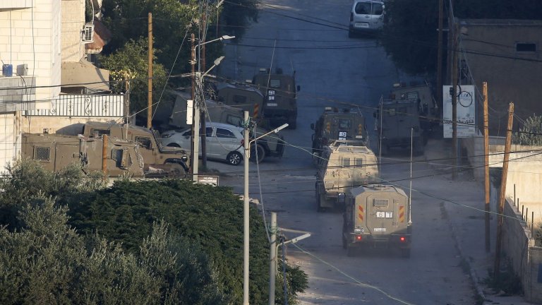 Дронове удариха бежанския лагер в град Дженин, а израелски войски се сблъскаха с местна милиция