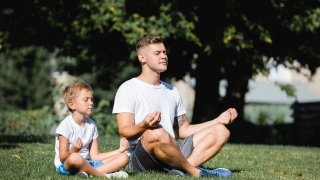 мирен родител дете йога