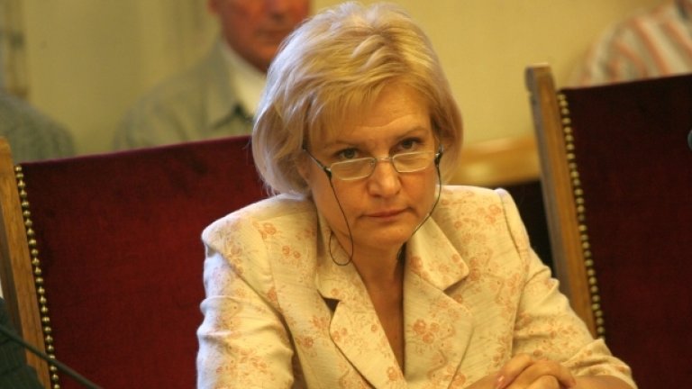 Дали Менда Стоянова не е лошият вестоносец на правителството Борисов?