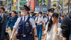 Трима мъже заведоха иск за дискриминация срещу японската полиция системно за расово профилиране