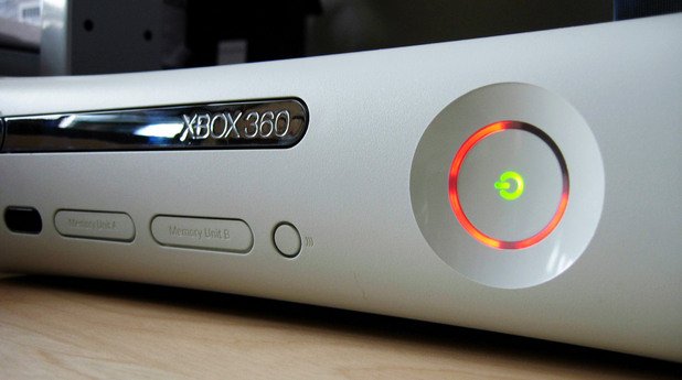 TheSpecialist - Xbox 360

След бързото хакване на оригиналния Xbox, Microsoft се зае да увеличи значително защитата на следващата си конзола, но направи една фатална грешка - обяви го публично и самонадеяно. И точно шест месеца след премиерата на Xbox 360, в интернет се появи клип, който след това доби огромна популярност. На него хакер с прякора TheSpecialist показа пред очите на ужасените (шефове на Microsoft) и възхитените (обикновените геймъри) как лъскавата нова конзола най-безсрамно подкарва записано на диск копие от ексклузивната автомобилна игра Project Gotham Racing 3. Конзолата беше без капак и видимо беше свързана с намиращ се наблизо телевизор, така че да няма съмнение в автентичността на записа. Хакът дори не се оказа толкова сложен: фърмуерът на конзолата всъщност беше оставен изненадващо незащитен и просто беше препрограмиран, за да бъде премахната защитната проверка, която по принцип кара конзолата да отказва всички DVD+/-R дискове.