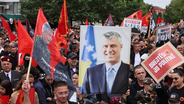 Протести в Прищина и Хага