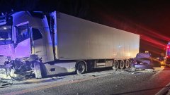 Бащата е в болница с два счупени крака, майката е в стабилно състояние