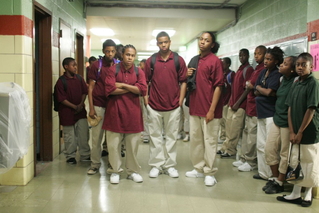 2006: \"The Wire\" (Season 4) 
Оценка на критиците: 98/100 

Сериалът превръща безразличието ни към социалния разпад в телевизионен мастърпийс.
