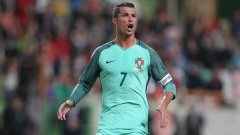 Селекционерът на Португалия се притеснява от популярността на Роналдо
