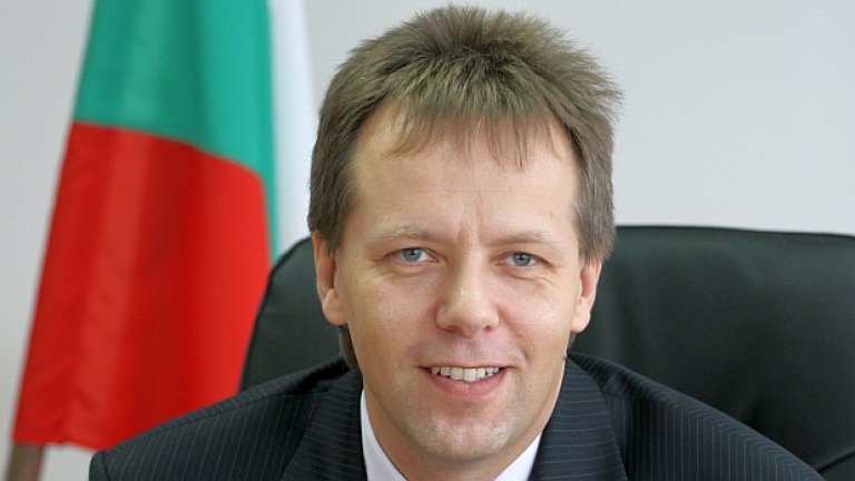 През 2010 г. регионалният мениджър на ЧЕЗ Ян Вавера заяви, че компанията е вложила за 5 г. у нас над 1.7 млрд. лева
