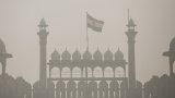 Токсичен смог: Столицата на Индия е пред локдаун, но заради мръсния въздух