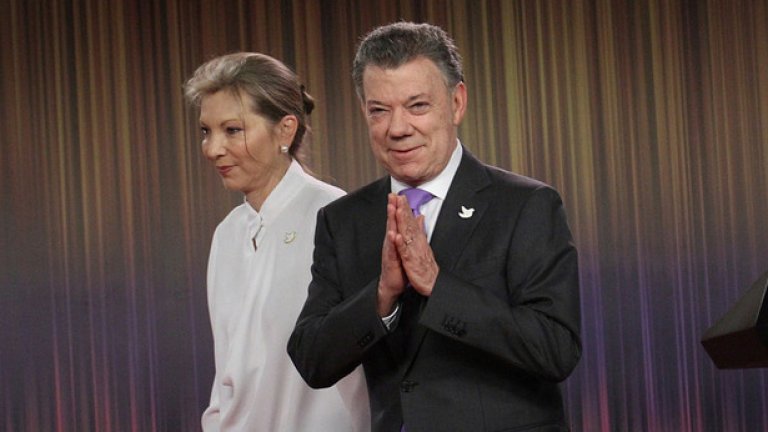 Заради ролята си в помиряване на държавата и бунтовниците колумбийският президент Хуан Мануел Сантош получи Нобелова награда за мир.