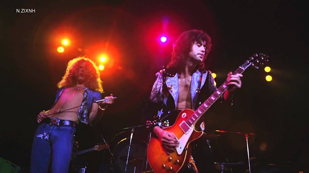 Led Zeppelin
Според слуховете, тримата живи членове на легендарната рок формация са отказали оферта от 800 млн. долара за обединение. Възобновяването на Zeppelin е било обсъждано милион пъти след трагичната смърт на барабаниста Джон Бонъм през 1980 г., която стана причина за разпадането.
Оттогава досега Робърт Плант, Джими Пейдж и Джон Пол Джоунс са излизали заедно на сцена само в няколко единични случая – последният от които през 2007 г. заедно със сина на Джон Бонъм Джейсън.
Онзи концерт в лондонската O2 Arena обаче не доведе до трайно обединение, тъй като твърдо срещу идеята застана вокалистът Плант. Въпреки молбите от феновете и от другите двама от групата, той беше непреклонен, което доведе до конфликт с Джими Пейдж и Джон Пол Джоунс. Към днешна дата събиране изглежда невъзможно.