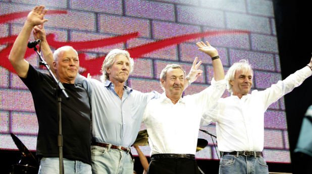 2005 г. на Live 8: Pink Floyd на последния им концерт заедно в пълен състав. Три години по-късно Рик Райт (крайният вдясно) почина и повече няма как да видим легендарната четворка заедно на сцената