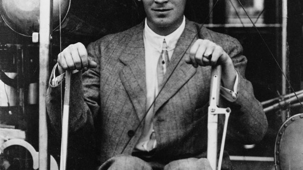 732px-Henry_Arnold_May_1911