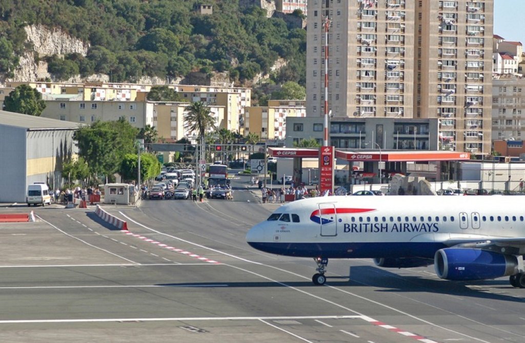 gibraltar-airport-12[2]