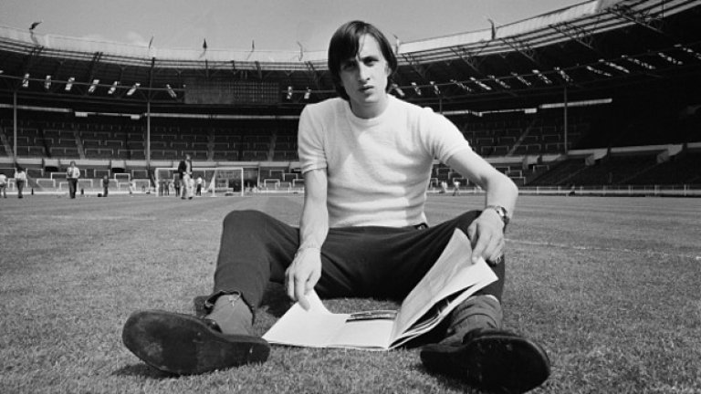 4. В мач за първенството през ноември 1970-а вкарва 6 гола във вратата на АЗ Алкмаар при успеха с 8:1.