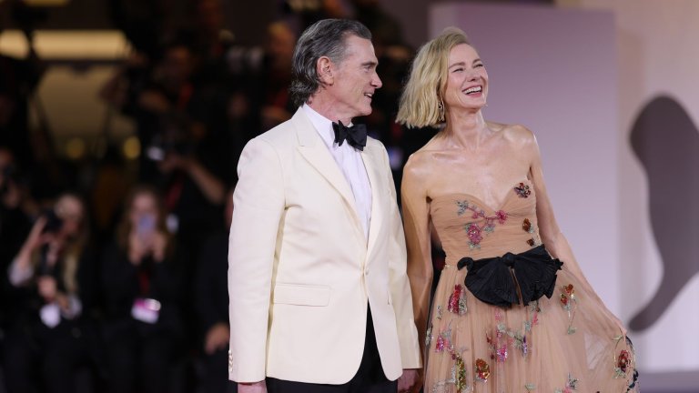 Актрисата Наоми Уотс се появи на премиерата на филма Jay Kelly в елегантна рокля на Valentino.