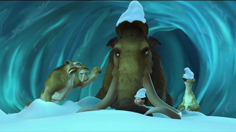 "Ледена епоха"
Всички части на "Ледена епоха" са пълноценно забавление за цялото семейство и предвид периода, в който се развива действието, са напълно подходящи за зимните празници.
С шегите, които понякога само възрастните могат да разберат, децата също ще бъдат плътно ангажирани пред екрана с безспирните приключения на твърдоглавия мамут Мани, жена му Ели, която се мисли за опосум, досадният, но трогателен ленивец Сид и съблезъбият тигър Диего. Да не забравяме и черешката на бедите в ледниковата епоха - катерицата Скрат. Всички те могат да върнат детето във всеки възрастен, осигурявайки му и достатъчно тишина от децата.