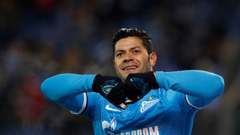 Само с пари не става. През зимната пауза Зенит обра каймака на руския футбол и не пусна Хълк в Китай, но въпреки това падна два пъти от Бенфика. Пропиляна бе златна възможност - през лятото от Санкт Петербург със сигурност си тръгват Андре Вилаш-Боаш и Аксел Витцел, а ръководството трябва да им намери адекватни заместници в условията на намаляващо финансиране и ограничение на чужденците.