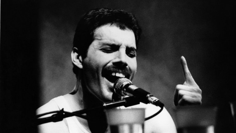 Фреди пее в нови песни на Queen
