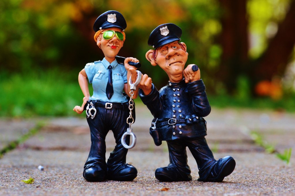 cop-policewoman-colleagues-funny