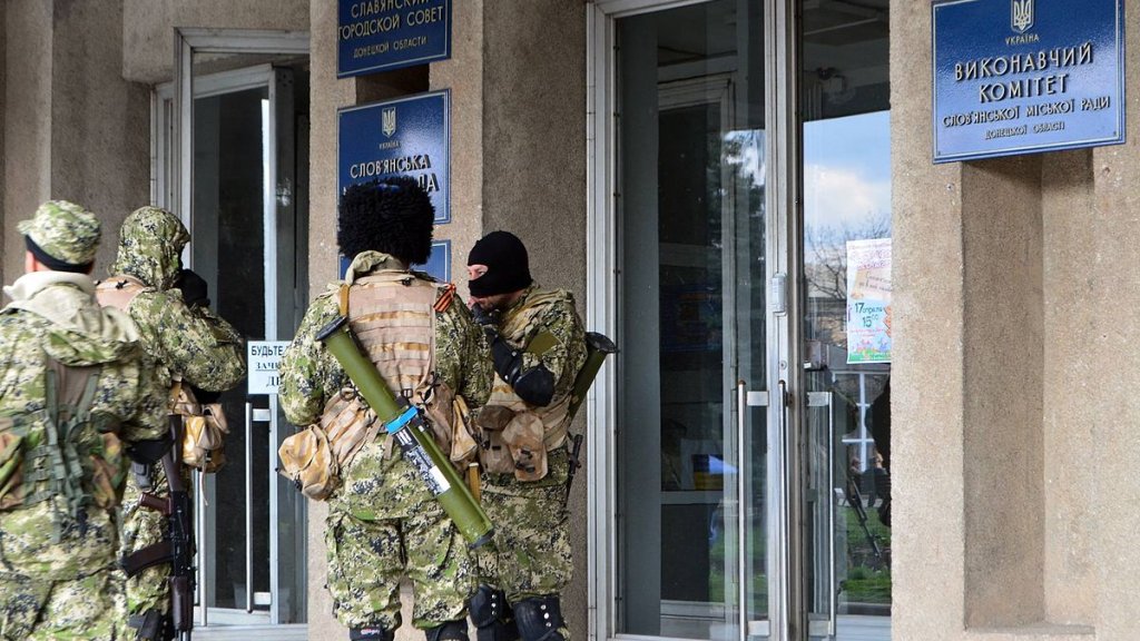 2014-04-14_Sloviansk_city_council_-_2