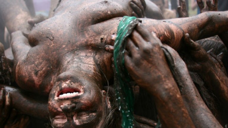 Децата на цветята още мърдат