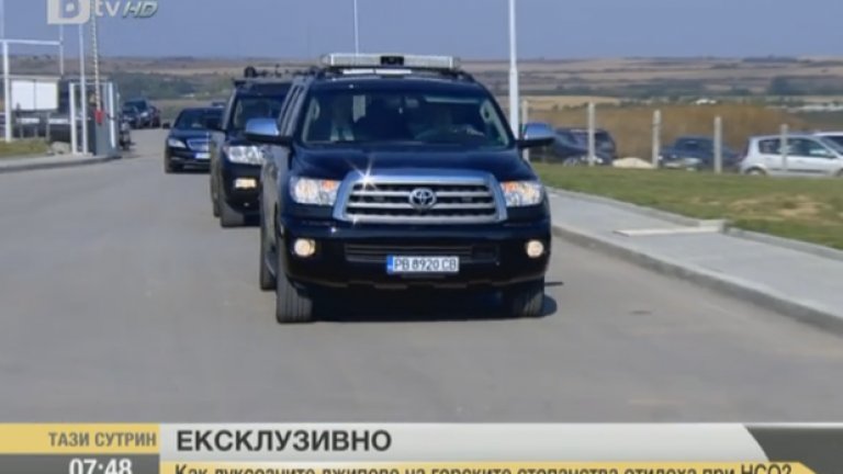 Зад волана на този джип е самият министър-председател Бойко Борисов