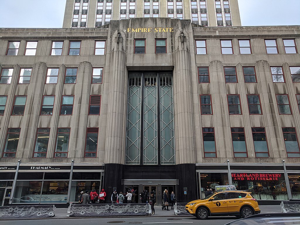 EmpireStateBuilding20205thAvenueEntrance