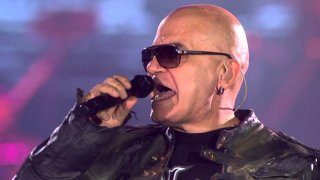 Когато Слави Трифонов събра 70 000 души на "Васил Левски" през 2015 г., влизането му в политиката вече изглеждаше само въпрос на време