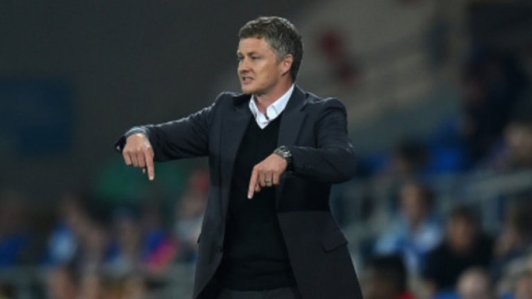 Оле Гунар Солскяер. Вярно е, че не работи в клубове от топ ниво, но е със статут „старши треньор“. При това далеч не за първи сезон. За начало Оле Гунар водеше юношите на Юнайтед и постигна забележителни успехи. После пое Молде и го изведе до историческа първа титла в Норвегия. Чакането на феновете продължи цели 100 години...Постижението бе дублирано през следващия сезон, а след това във витрината бе добавена и националната купа. През 2014 г. кариерата на Солскяер продължи по логичния си път - в английската Висша лига. Норвежецът не успя да спаси Кардиф, а в Премиършип остави тима на 17-а позиция след 7 кръга. Само преди месец той отново подписа с Молде и навъртя три поредни победи.