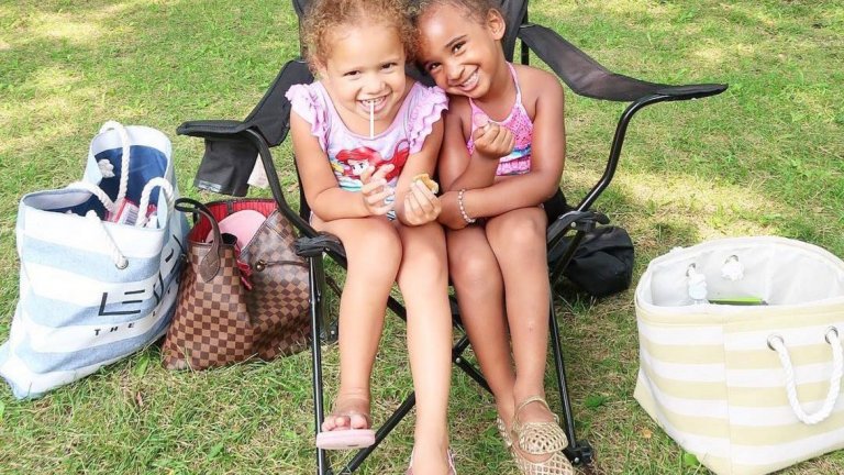 Брандовете сключват доходни сделки за популяризация с малки деца в YouTube и Instagram, като пораждат въпроси дали младите им последователи трябва да виждат такъв тип маркетинг