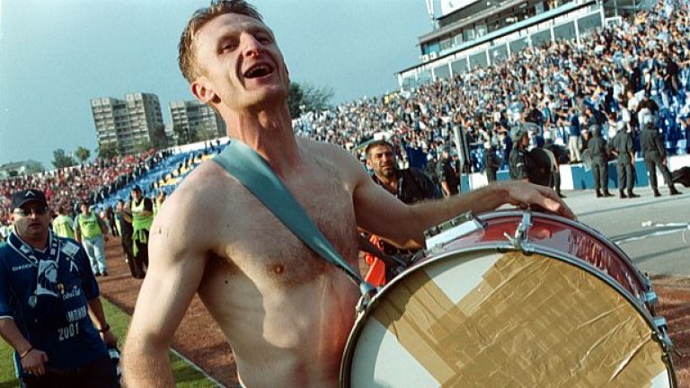 Сърцатият сръбски защитник на Левски Далибор Драгич има своята следа в историята на дербито