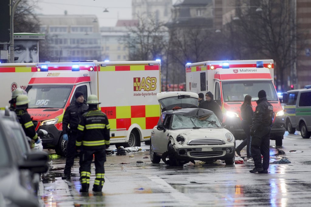 Кола се вряза в пешеходци в Мюнхен, има множество пострадали