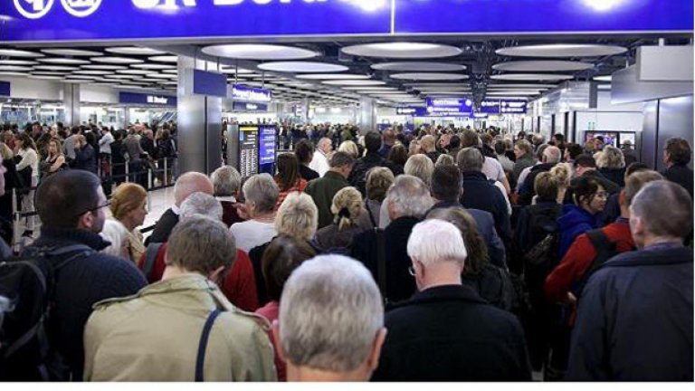 Лондон очаква едва 13 000 българи и румънци 