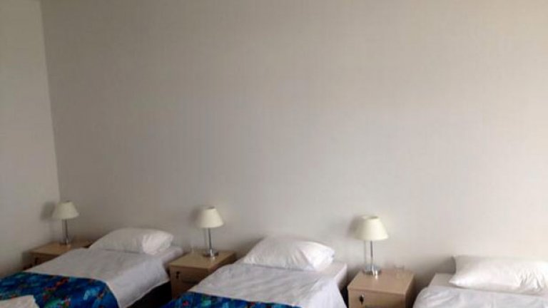 Леглата на канадския отбор по хокей не изглеждат достатъчно големи