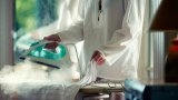 Залезът на ютията: защо хората вече (почти) не гладят?