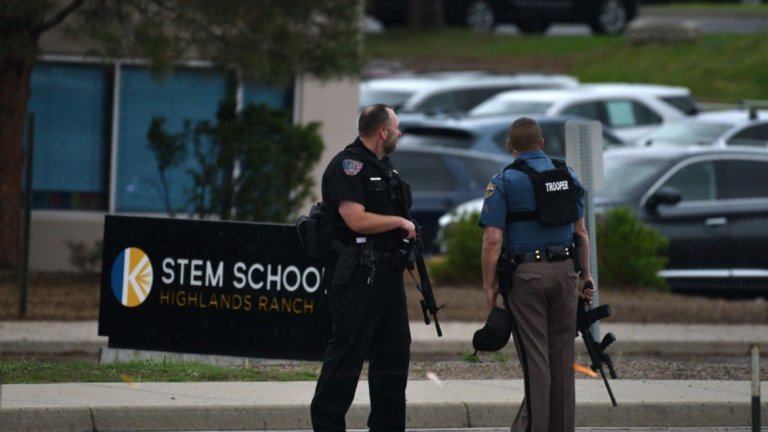 Един загинал и осем ранени ученици след стрелба в училище в Колорадо