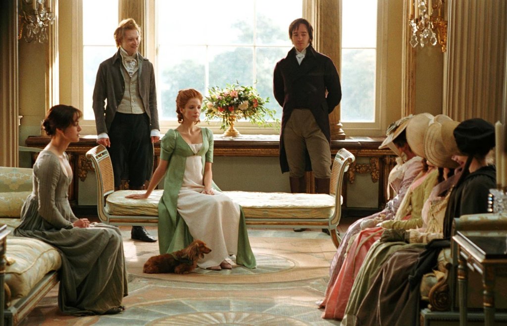 \"Гордост и предразсъдъци\" (Pride and Prejudice, 2005)  
Едно от първите заглавия, за които се сещаме, когато говорим по темата. Романът на Джейн Остин е безспорна класика и дава много точен портрет на нрава на английското висше общество. Гордостта 