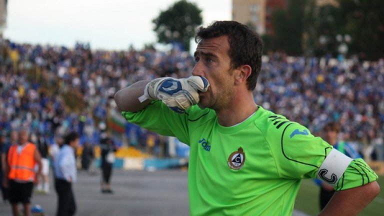 Георги Петков е сред най-ярките фигури в българския футбол в последните двайсетина години. Той заслужи завръщането си в националния отбор, а сега е спряган и за фаворит да стане футболист на годината